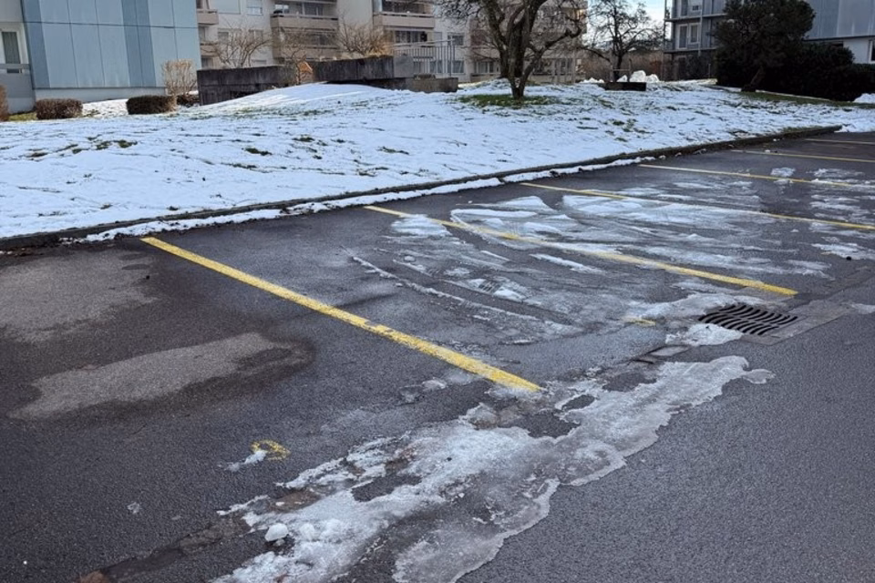 Posti auto esterni disponibili da subito!, General Herzog-Strasse, 5600 Lenzburg, Aargau, CH