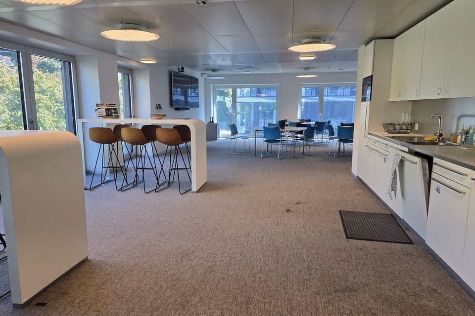 Surface de 600m2 disponible à Vidy-Ouchy !, Avenue de Rhodanie, 1007 Lausanne, Vaud, CH