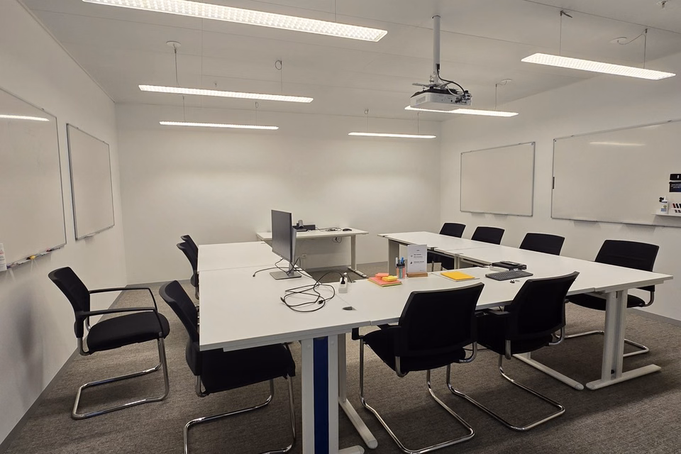 Superficie di 600 m² disponibile a Vidy-Ouchy!, Avenue de Rhodanie, 1007 Lausanne, Vaud, CH