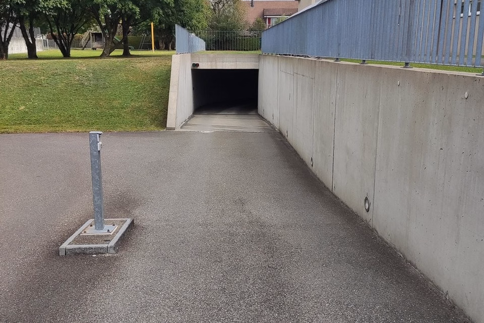 Une voiture sans place de parc ? Nous avons la solution..., Hohfurenstrasse 1, 3, 5, 7, 9,, 8610 Uster, Zurich, CH