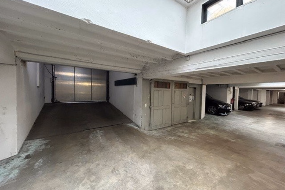 Place de parc à louer en souterrain, Rue Antoine-Carteret, 1202 Genève, Geneva, CH