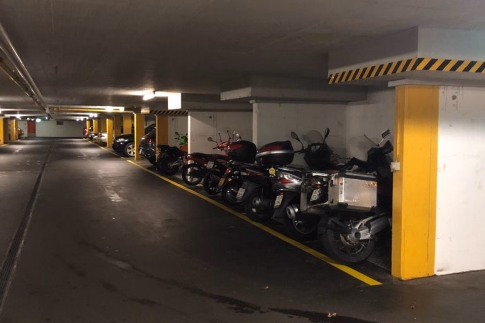 Garage sotterraneo in affitto a Oberentfelden, Badmatte (EH), 5036 Oberentfelden, Aargau, CH