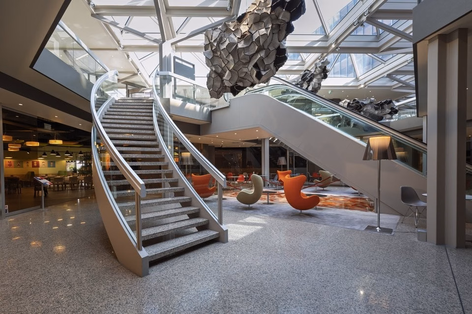 ICC - Surface de 96 m2 à saisir, Route de Pré-Bois, 1215 Genève 15 Aéroport, Geneva, CH
