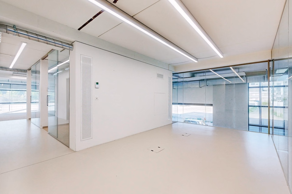 R4 - Directement sur l'autoroute, Richtistrasse, 8304 Wallisellen, Zurich, CH