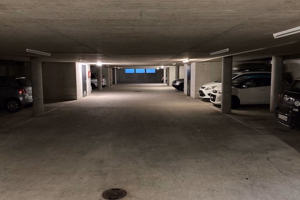 Place de parc intérieure à Giubiasco - Via Ressiga 10 E/F/G, Via Ressiga, 6512 Giubiasco, Ticino, CH
