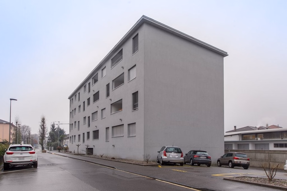 Posteggio esterno vicino al centro città, Via Monte Crenone 1, 3,, 6500 Bellinzona, Ticino, CH