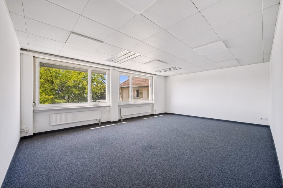 Bureau lumineux / Bail à durée déterminée jusqu'au 31 décembre 2027, Weiningerstrasse, 8103 Unterengstringen, Zurich, CH