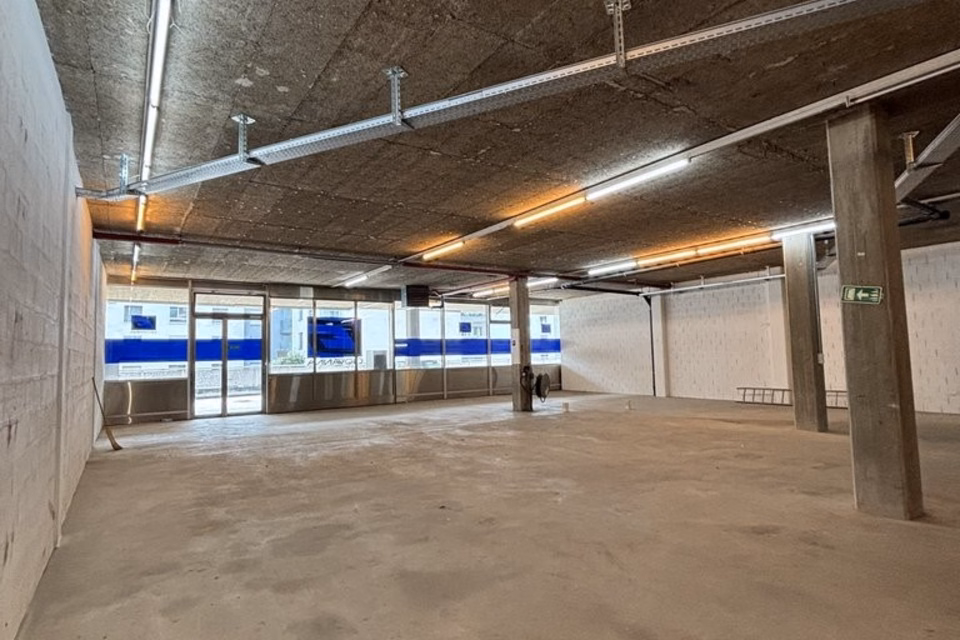 Spacious 620 m² warehouse ideally located in Clarens!, Rue des Vaudrès, 1815 Clarens, Vaud, CH