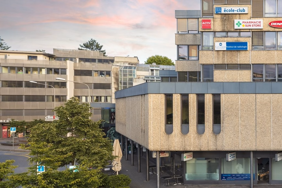 Office space for rent in Nyon - Centre Commercial Nyon La Combe, Avenue Reverdil, 1260 Nyon, Vaud, CH