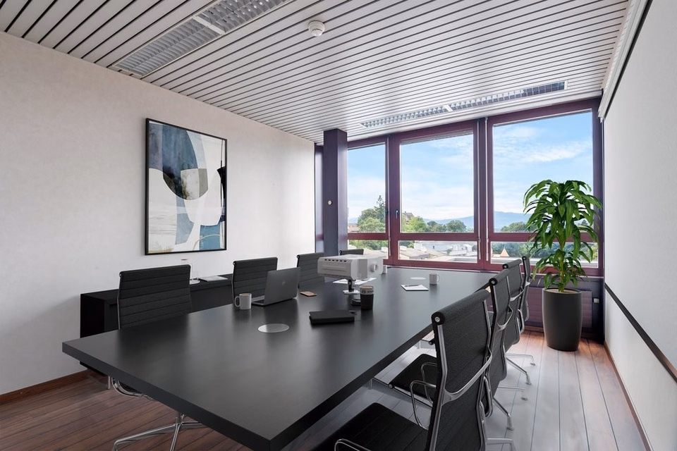 Office space for rent in Nyon - Centre Commercial Nyon La Combe, Avenue Reverdil, 1260 Nyon, Vaud, CH
