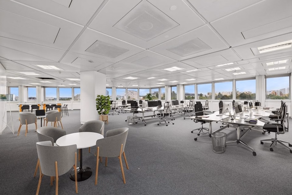 Superficie di uffici di 417 m2 ristrutturata al 3° piano, Route de Pré-Bois, 1215 Genève, Geneva, CH