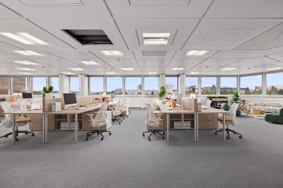 Superficie di uffici di 417 m2 ristrutturata al 3° piano, Route de Pré-Bois, 1215 Genève, Geneva, CH