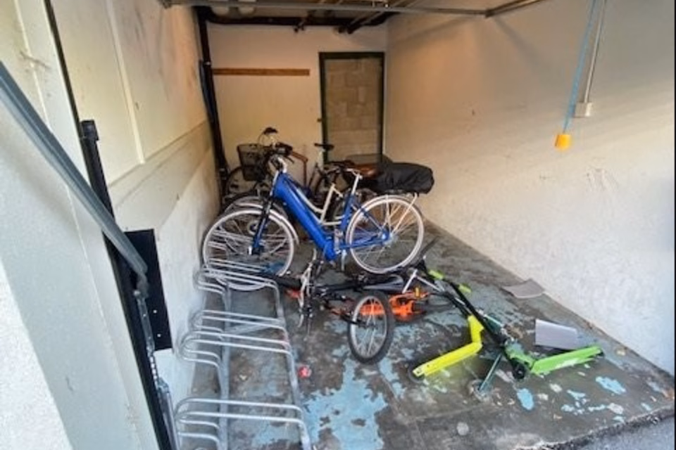 For rent - storage - box 11 m2 - CHF 200 / month, Rue de Vernes, 1217 Meyrin, Geneva, CH