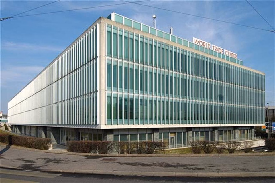 Surface commerciale de 450 m2 au coeur du World Trade Center II, Route de Pré-Bois, 1215 Genève 15 Aéroport, Geneva, CH