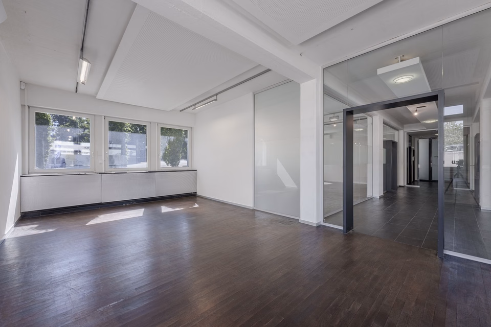 Representative office and showroom space with unbeatable advantages, Europa-Strasse, 8152 Glattbrugg, Zurich, CH