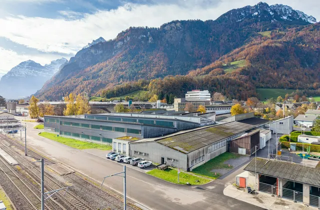 Attractive, highly affordable 6'000 m² warehouse with 1'000 m² covered loading area on the A3 motorway