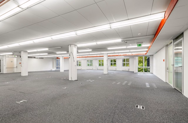 PLAZA | Surface commerciale avec potentiel - 350 m² pour votre activité
