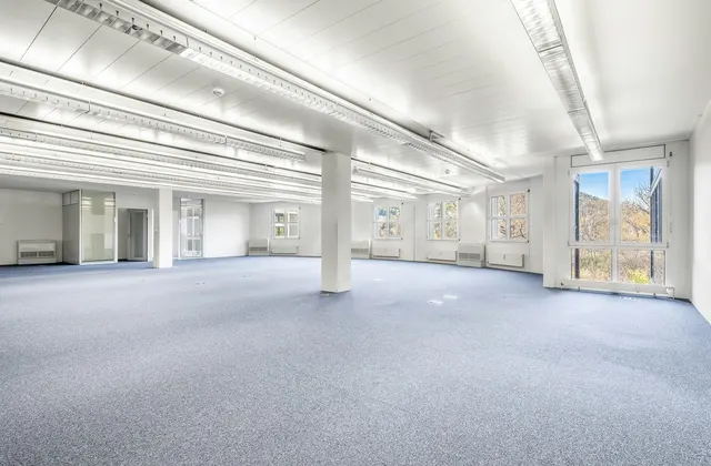 PLAZA | Spazio ufficio rifinito con sale riunioni