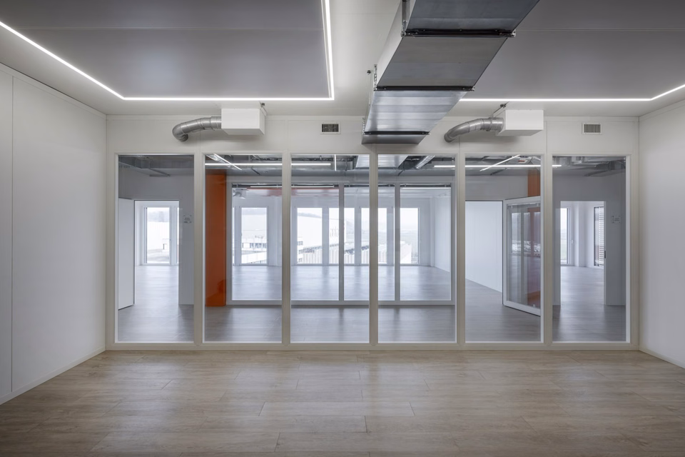 150 m² o 300 m² spazi ufficio premium con vista panoramica - moderni, climatizzati, sostenibili, Industriestrasse, 5242 Lupfig, Aargau, CH