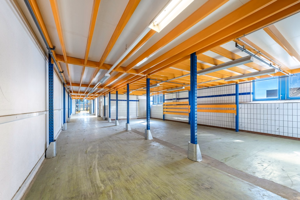 Spazi di magazzino economici con infrastrutture & collegamenti ideali, Industriestrasse, 4922 Thunstetten, Bern, CH