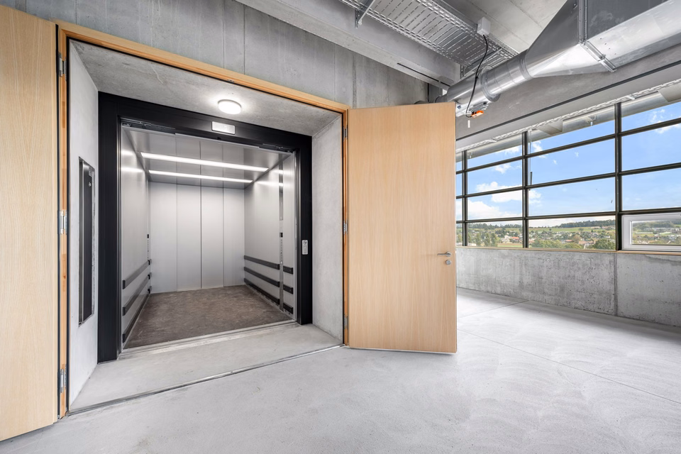 Locaux combinés de bureaux et d'activités sur le nouvel ensemble Zwhatt à partir de 300 m2, Wehntalerstrasse, 8105 Regensdorf, Zurich, CH