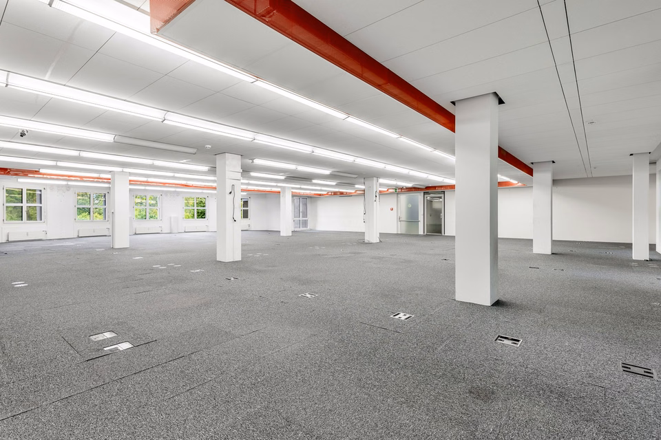 PLAZA | Gewerbefläche mit Potenzial - 350 m² für Ihr Business, Lerzenstrasse, 8953 Dietikon, Zurich, CH