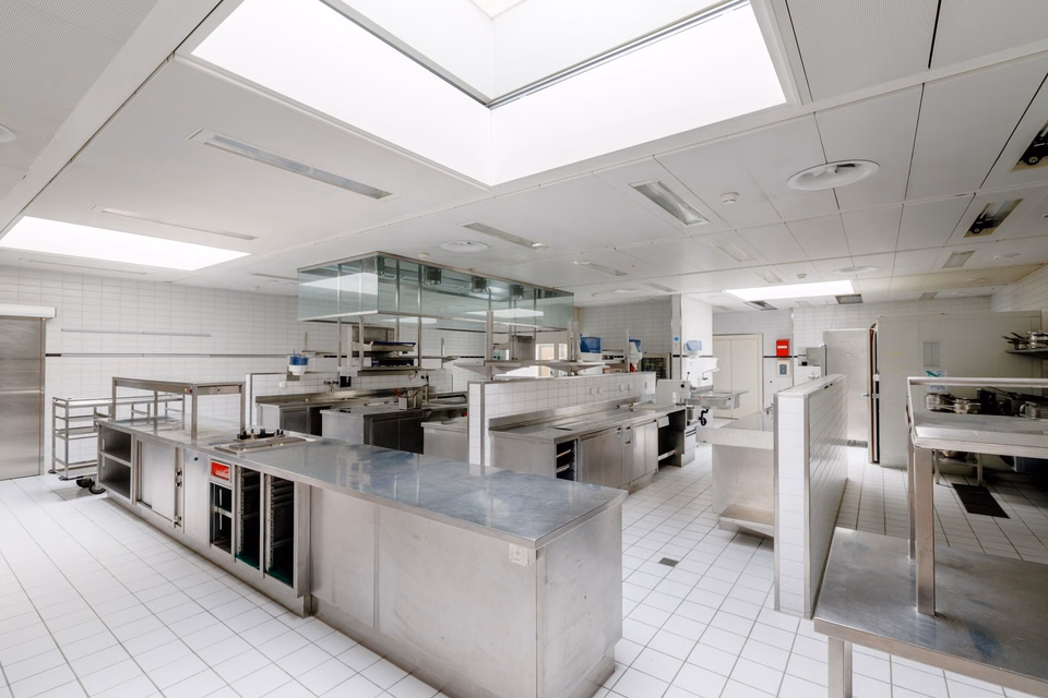 Ready-to-cook catering space in Horgen Labs Campus, 201 m², Bachtobelstrasse, 8810 Horgen, Zurich, CH
