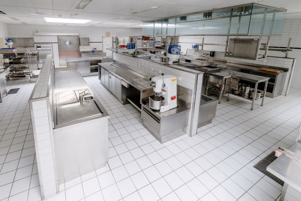 Ready-to-cook catering space in Horgen Labs Campus, 201 m², Bachtobelstrasse, 8810 Horgen, Zurich, CH