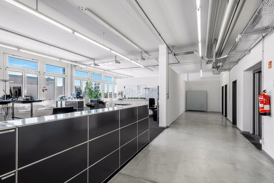 Office or commercial space from 350 m² in the Althard area, Althardstrasse, 8105 Regensdorf, Zurich, CH